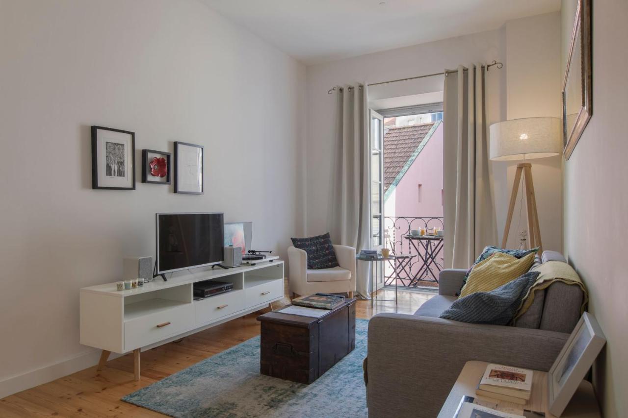 Lovelystay - Sunny Flat W/ Balcony Overseeing Graca And River Appartement *