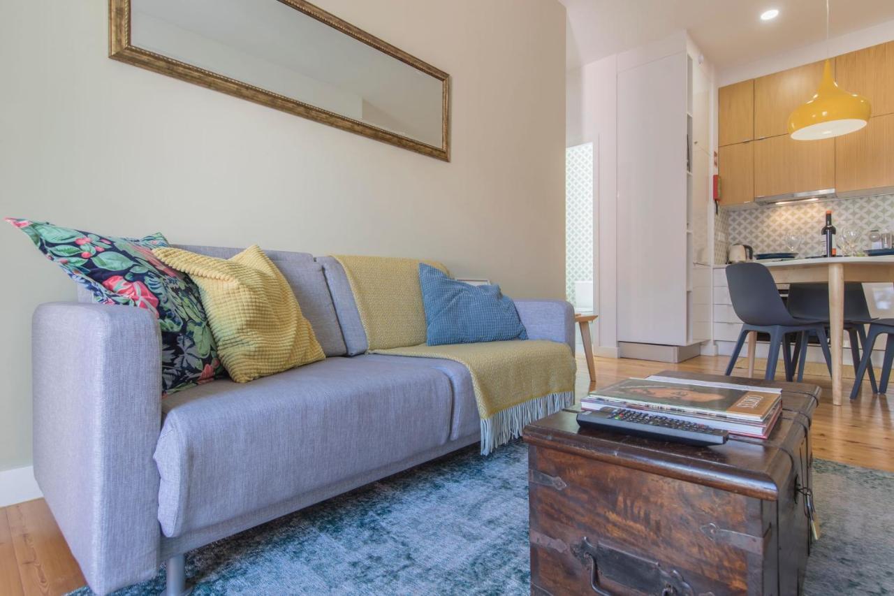 Lovelystay - Sunny Flat W/ Balcony Overseeing Graca And River