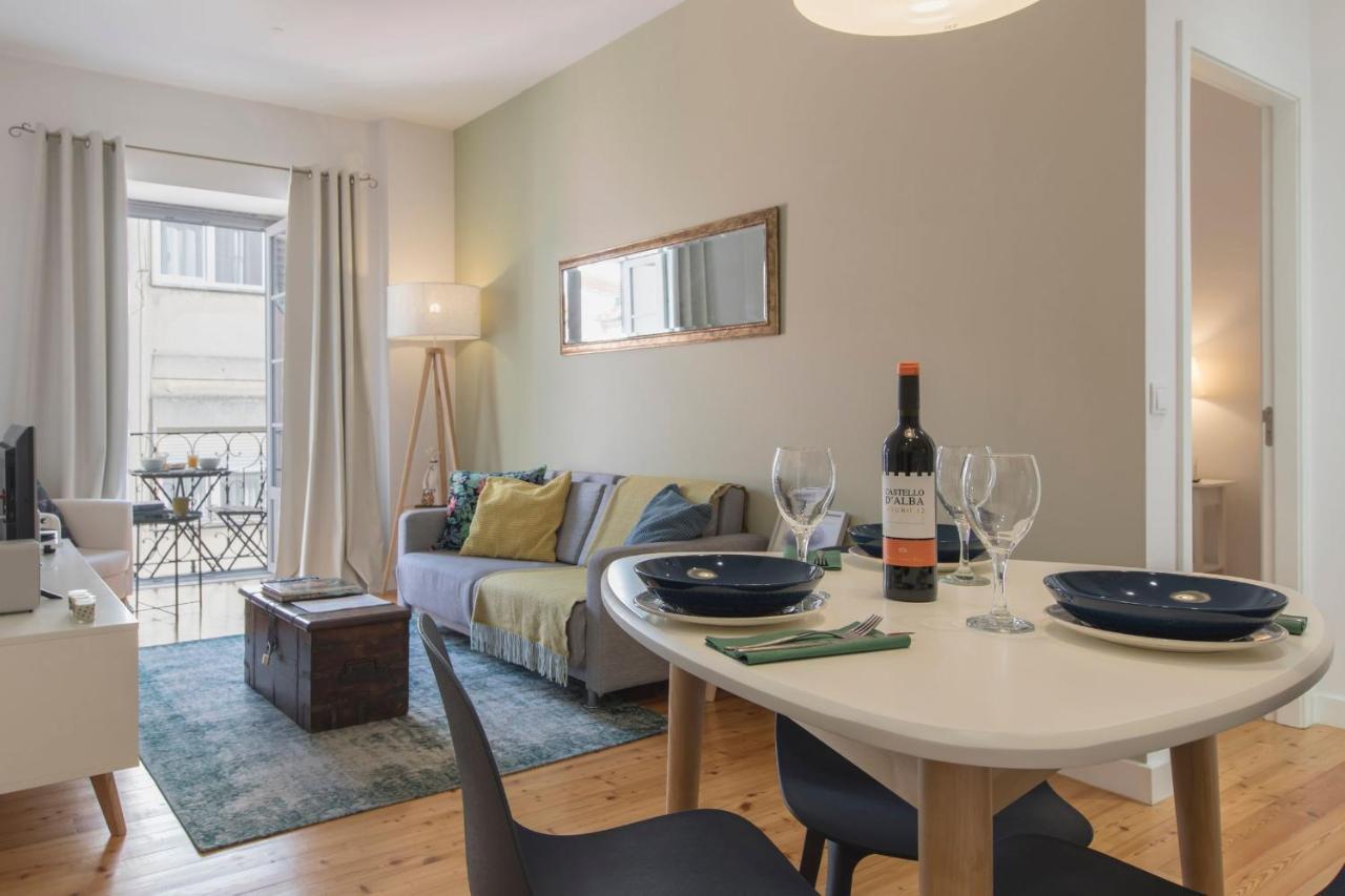 Lovelystay - Sunny Flat W/ Balcony Overseeing Graca And River Appartement Lissabon