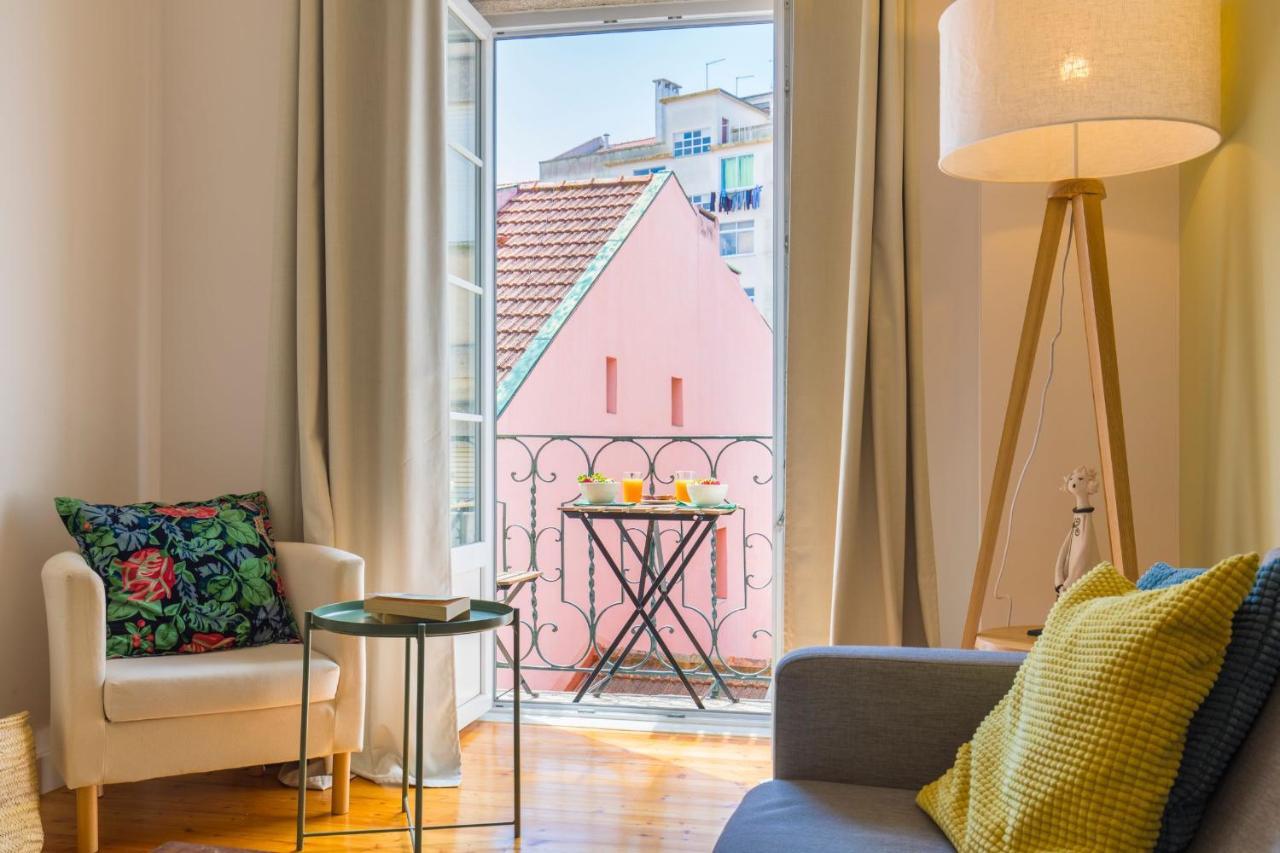 Appartement Lovelystay - Sunny Flat W/ Balcony Overseeing Graca And River Lissabon