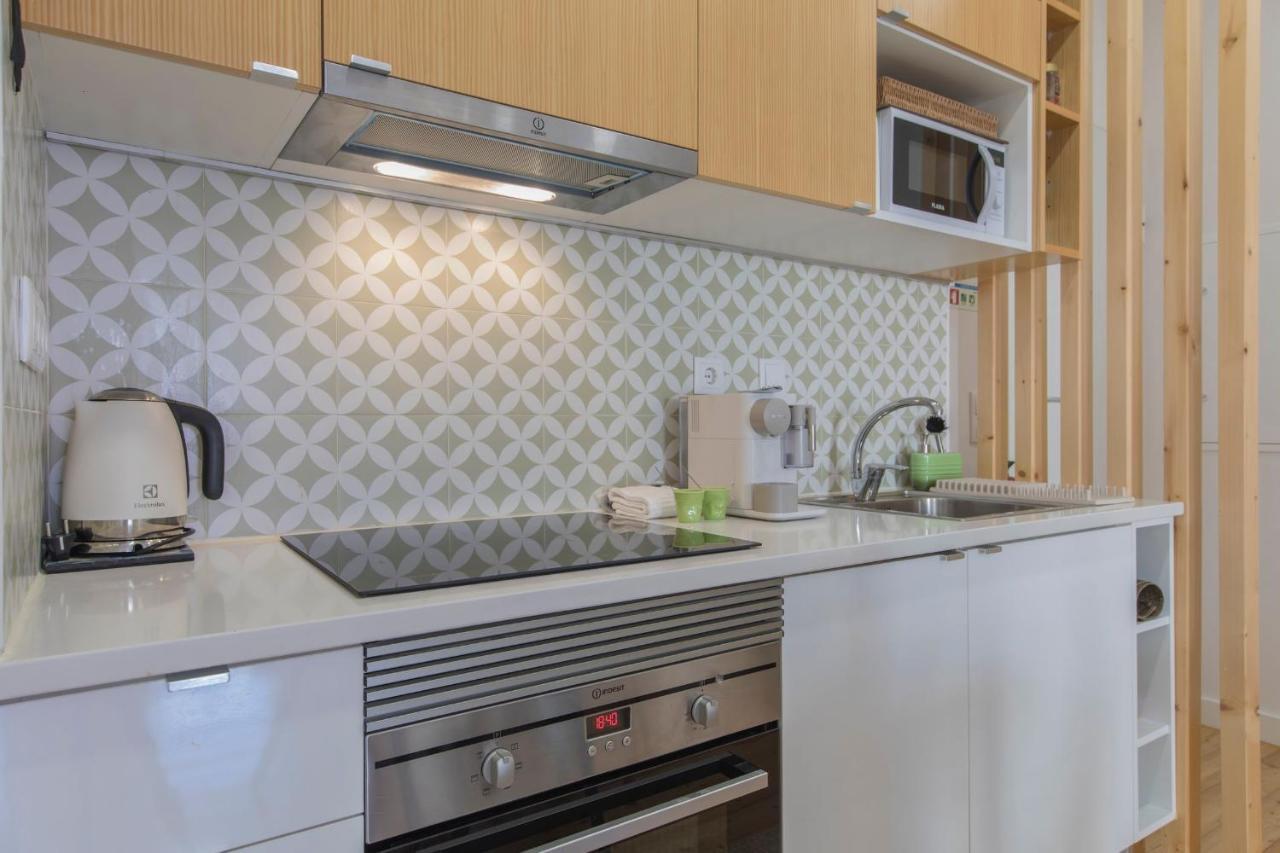 Lovelystay - Sunny Flat W/ Balcony Overseeing Graca And River Appartement *