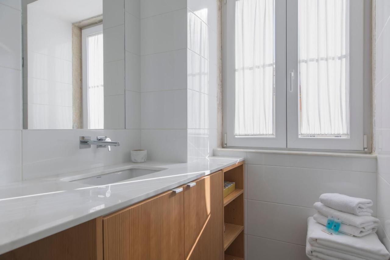 Lovelystay - Sunny Flat W/ Balcony Overseeing Graca And River Appartement *