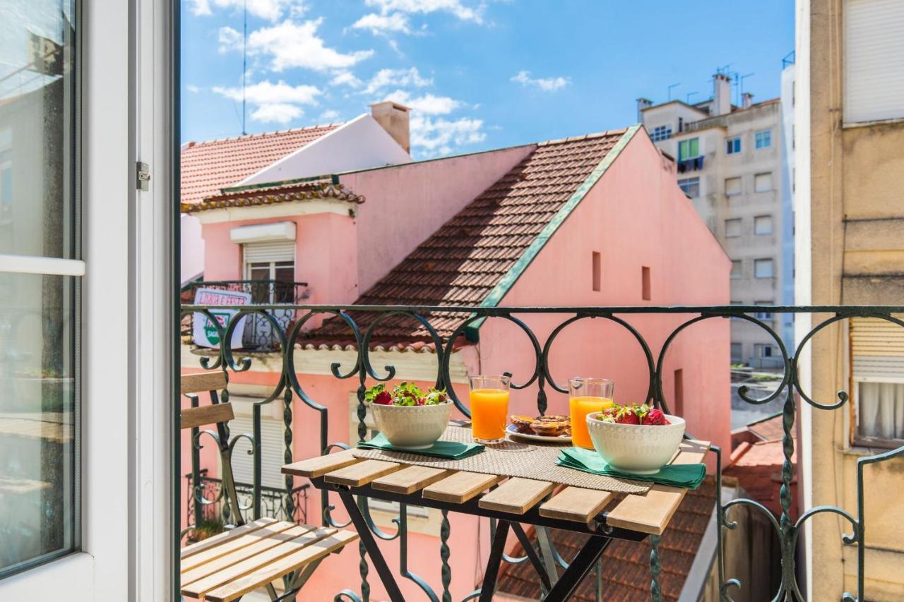 Lovelystay - Sunny Flat W/ Balcony Overseeing Graca And River * Lissabon
