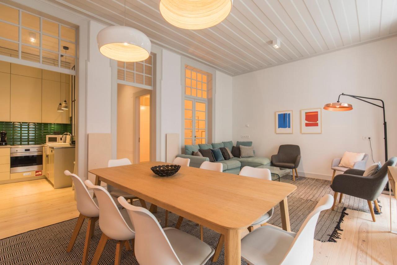 Lovelystay - Charming 3 Bedroom Wonder Downtown Appartement *