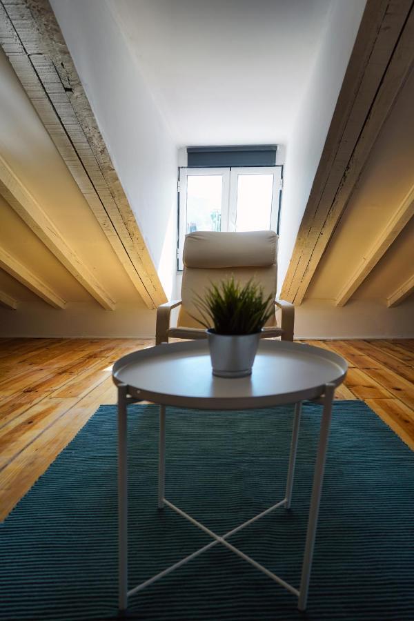 Alfama Historical 3 Bedroom Duplex Appartement *