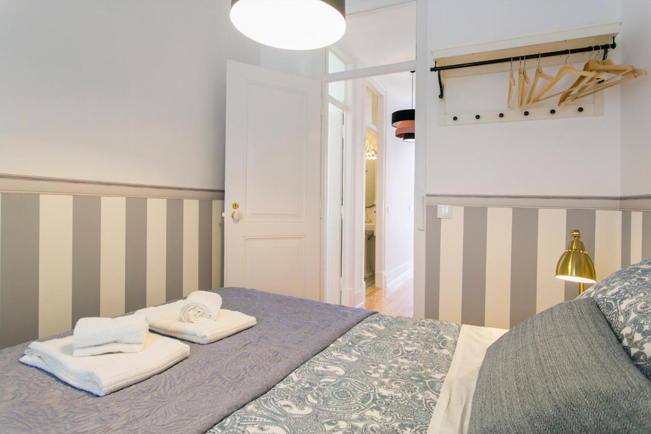 2 Beautiful Upscale Flat Embracing Tejo! Appartement