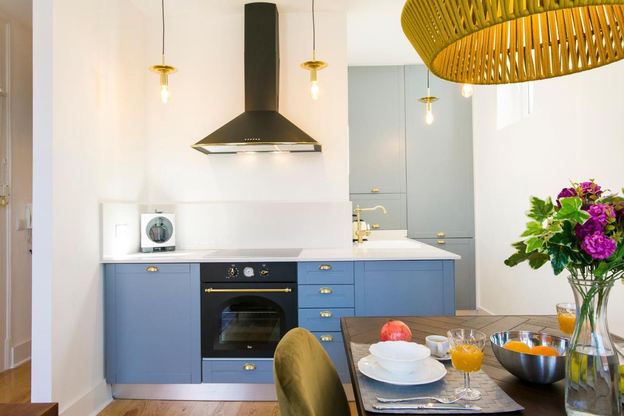 2 Beautiful Upscale Flat Embracing Tejo! Lisboa