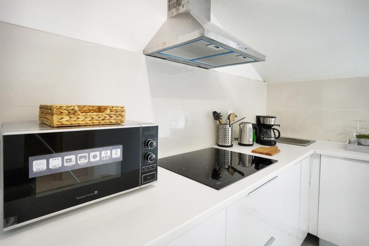 Alfama Historical 3 Bedroom Duplex Appartement *