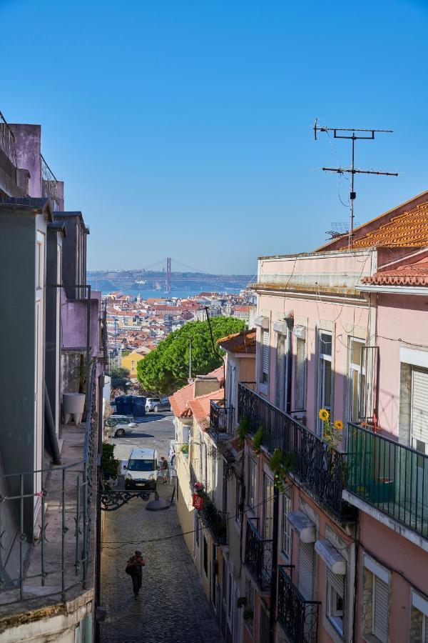 Appartement Elegant Riverview In Historical Lissabon