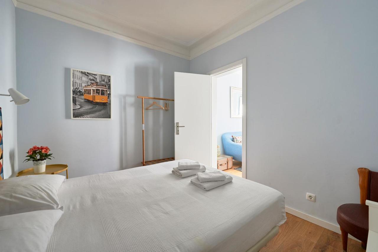 Elegant Riverview In Historical Appartement