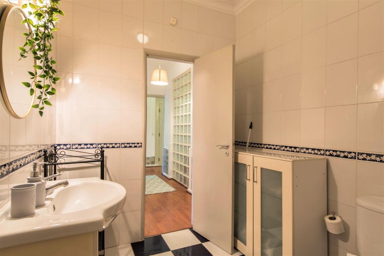 Charming Chiado 2bedr W/balcony And View Appartement Lisboa