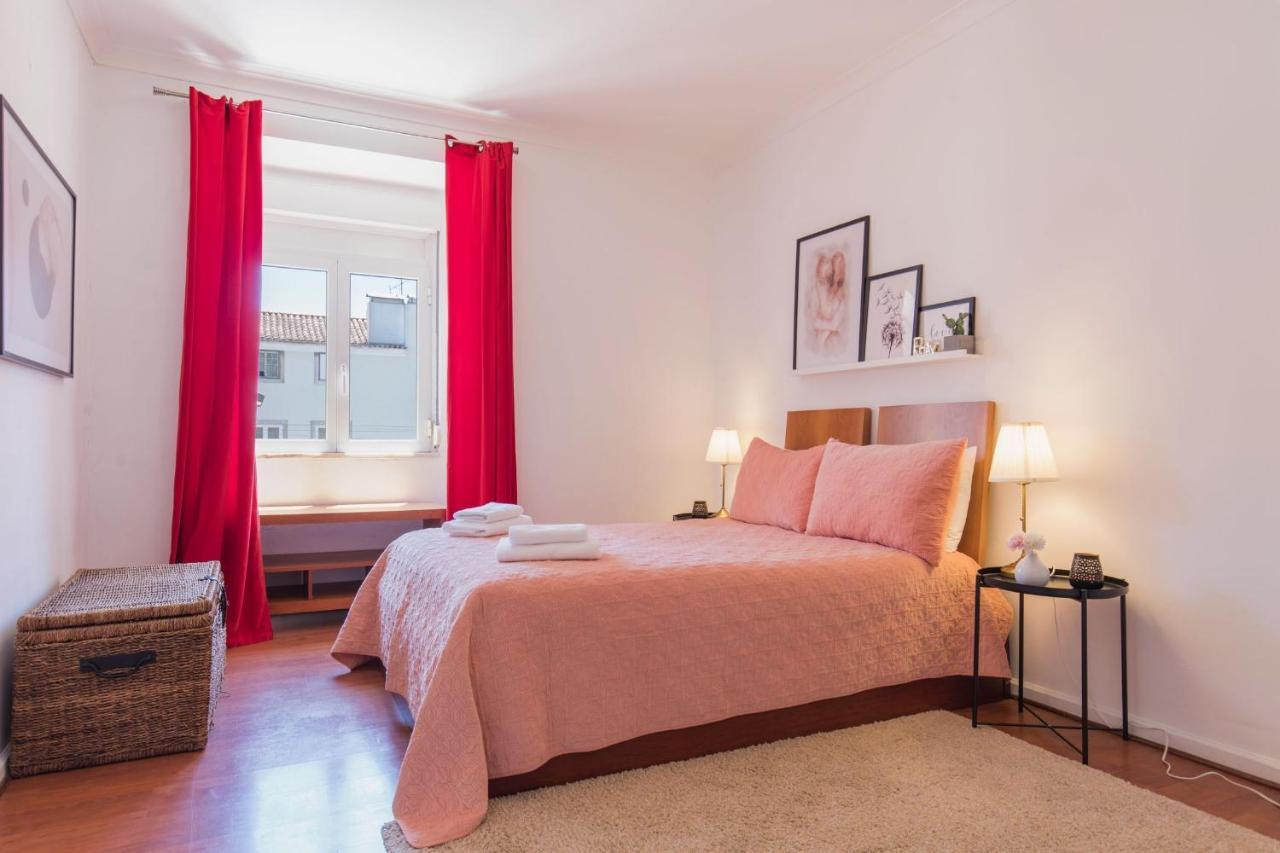 Charming Chiado 2bedr W/balcony And View * Lisboa