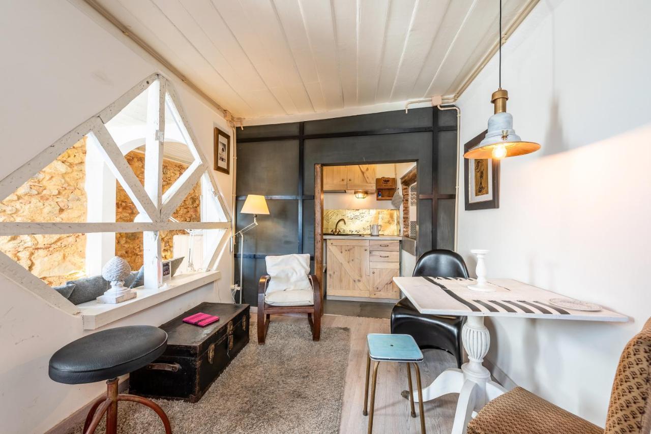 Apartment Bright Historical By Guestready