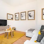 Whome | Anjos Stylish Apartment #10