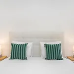 Whome | Anjos Stylish Apartment #10