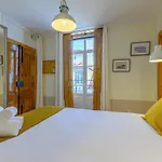Downtown Correeiros Apartments