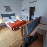 Fanqueiros Apartment