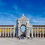 Luxury Apartment By Myplaceforyou, Very Quiet, Close To Time Out Market Lisbon