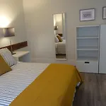 Confortable 1 Bedroom Apt in Avenida de Roma