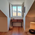 Feels Like Home Downtown Modern Apartment