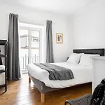Altido Stunning 4Br Apt With Terrace And Seaview In Alfama