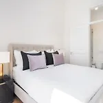 Whome | Av. Da Liberdade Deluxe Apartment W/ S-Pool, Gym & Parking