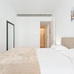 Spacious 1 Bedroom Apartment Near Baixa