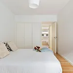 Beautiful 2 Bedroom Apartment In Bairro Alto