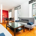 Charming 2 Bedroom Apartment next to Praça da figueira