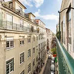 Charming 2 Bedroom Apartment next to Praça da figueira