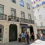 Spacious 1 Bedroom Apartment Near Baixa