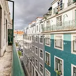 Charming 2 Bedroom Apartment next to Praça da figueira