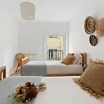 Beautiful 2 Bedroom Apartment In Bairro Alto