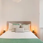 Modern Portuguese 1bed flat in Belém