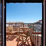 360º Rooftop Lisbon And River View