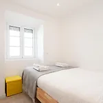 Flh Ajuda Modern Apartment