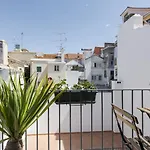 Peixeira Studios And Apartments