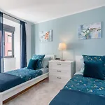 Whome Premium Family Apartment W/ Lift, Ac & Barbecue