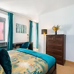 Whome Premium Family Apartment W/ Lift, Ac & Barbecue