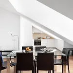 Joivy Modern Flat With River View Near Bica Elevator