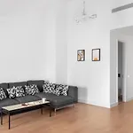 Joivy Modern Flat With River View Near Bica Elevator