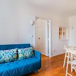 2Br At Chiado Historical Heart Of Lisbon