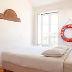 Alfama Stunning River And Historic City Views 2Bedrooms & 2Bathrooms Ac Balcony 18Th Century Building