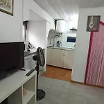 Martim Moniz Low Cost Apartment