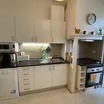 Tomas Surf Shelter Apartment