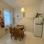 Tomas Surf Shelter Apartment