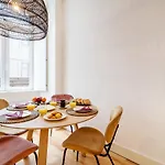 Modern 1Bdr In Downtown Lisbon By Lovelystay