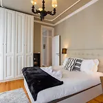 Bright Tailor Made Apartment By The Castle