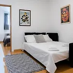 Entrecampos - Family Apartment With Terrace
