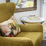 Beautiful Apartment close to Praça do Comércio by LovelyStay